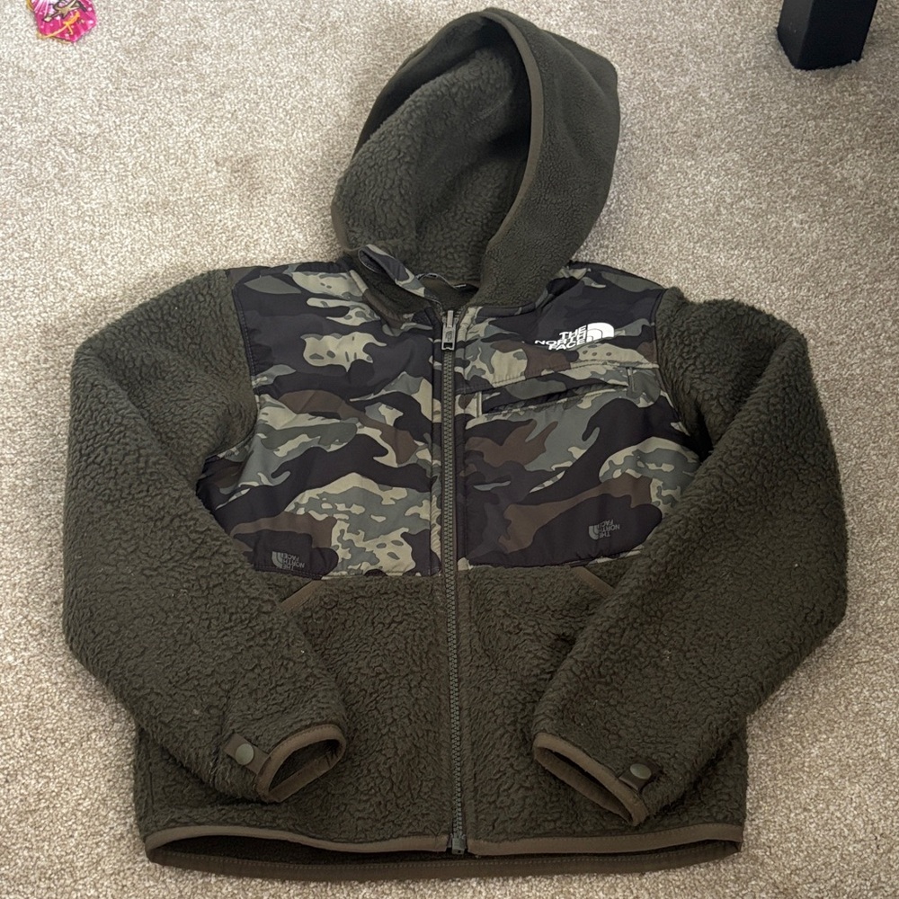 The North Face Kids Green Camo Fleece Hoodie